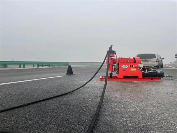 潞城马路路基路面开裂下沉注浆加固灌浆